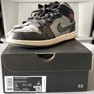 Jordan 1 Mid